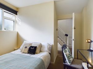 bed 2 - click for photo gallery